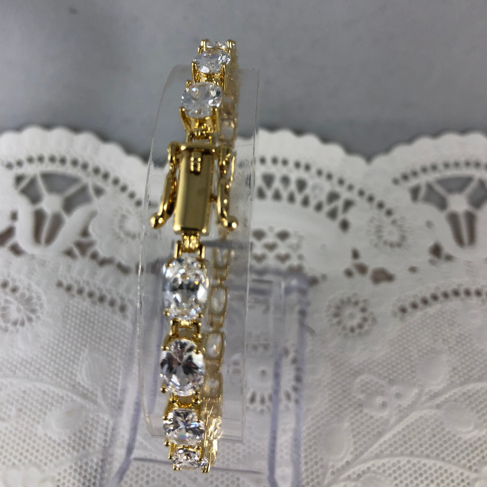 Vintage Gold and Clear Stone Bracelet - Picture 7 of 7